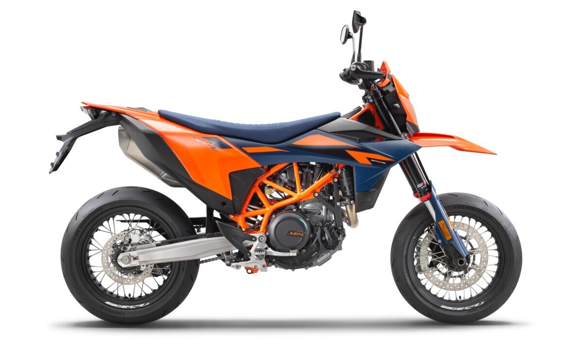 Presentate le nuove KTM 690 Enduro R e 690 SMC R 2026